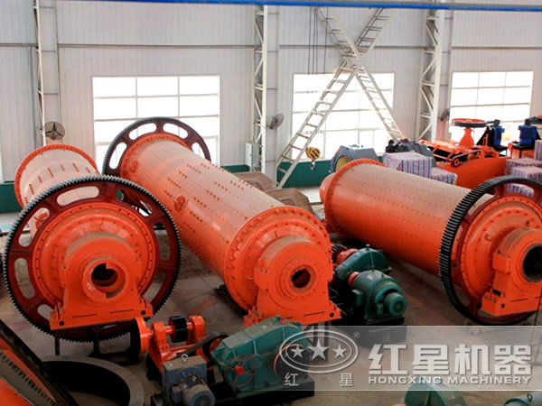 小型球磨機生產(chǎn)車間