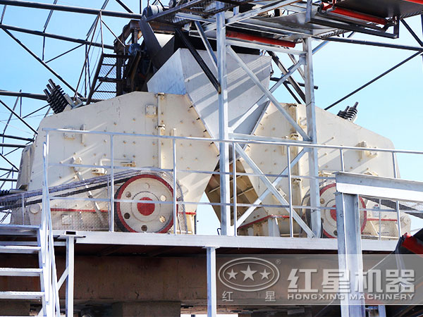 大型石料破碎廠現場作業采用反擊式破碎機