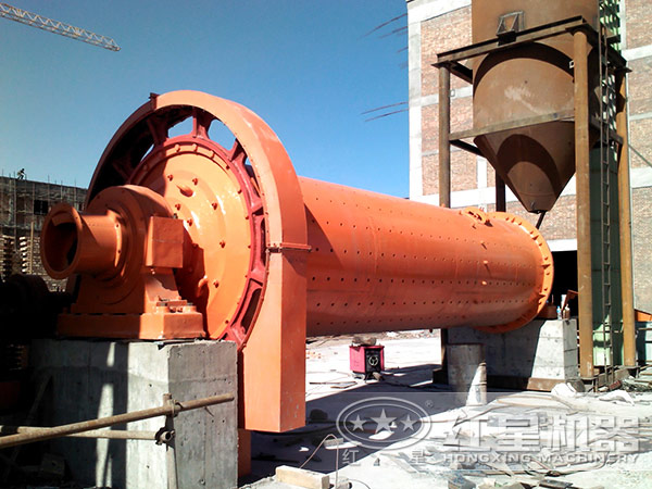 鐵礦石球磨機研磨現場