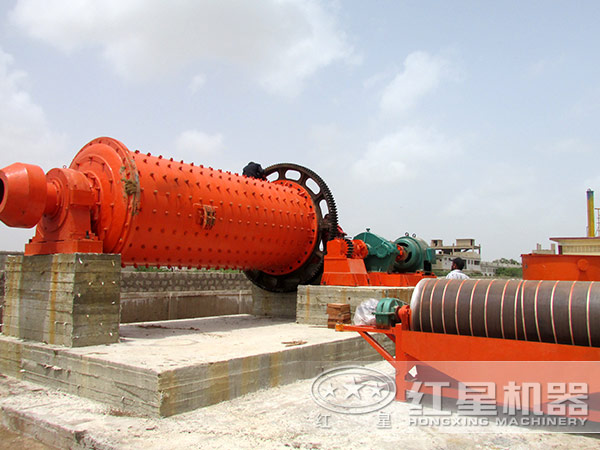 鐵礦石研磨作業現場