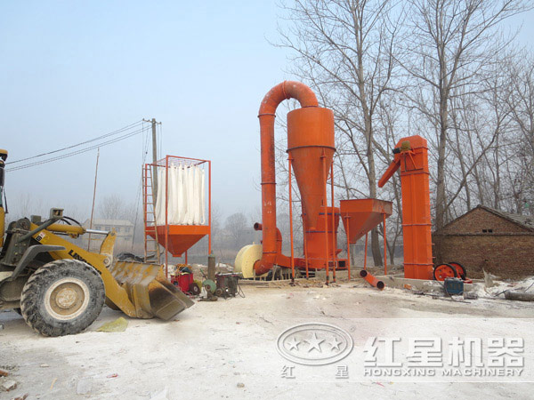 紅星小型石頭磨粉機客戶現場