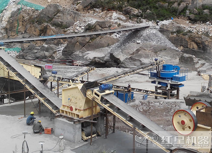 石頭加工成沙作業現場