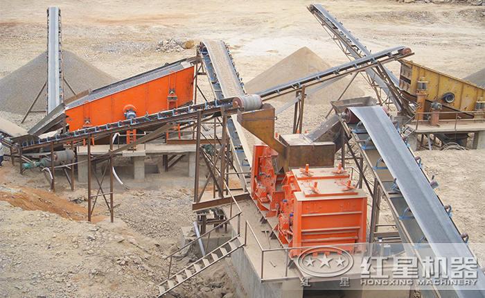 反擊破配兩級振動篩生產現場