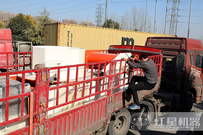 紅星第六代新型制砂機發貨圖