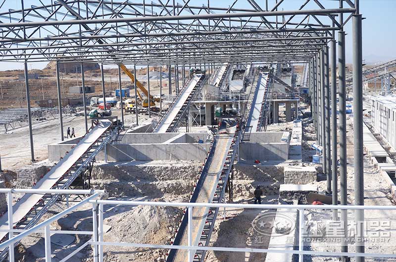 鄂式破碎機現場