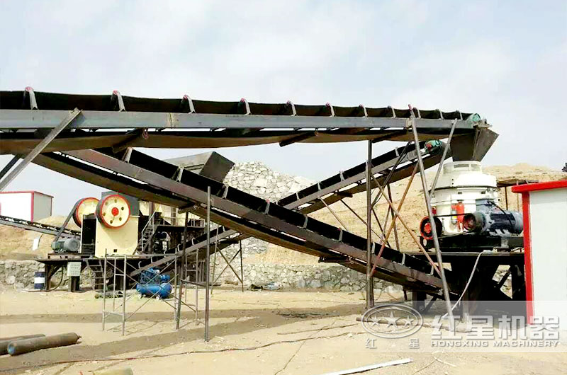 內蒙時產150t玄武巖生產線之顎式破碎機現場