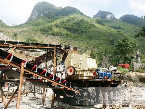 紅星反擊式破碎機用戶現場實拍