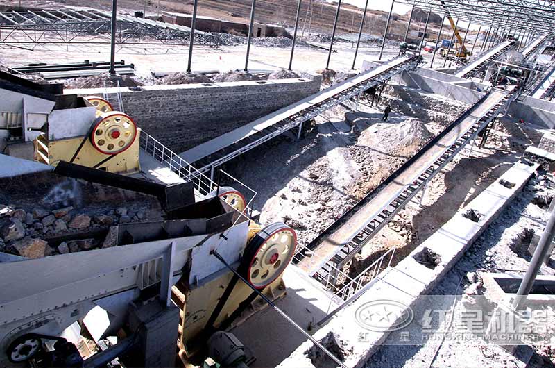 三門峽時產600噸花崗巖破碎現場