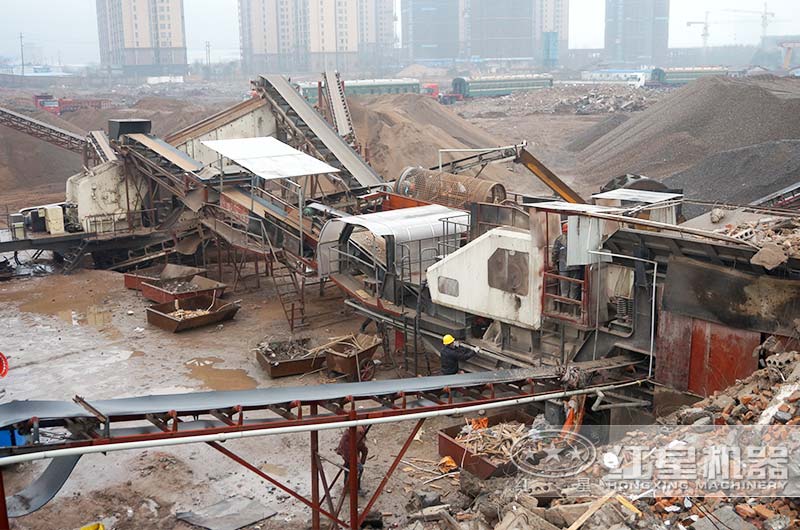 建筑垃圾粉碎機作業現場