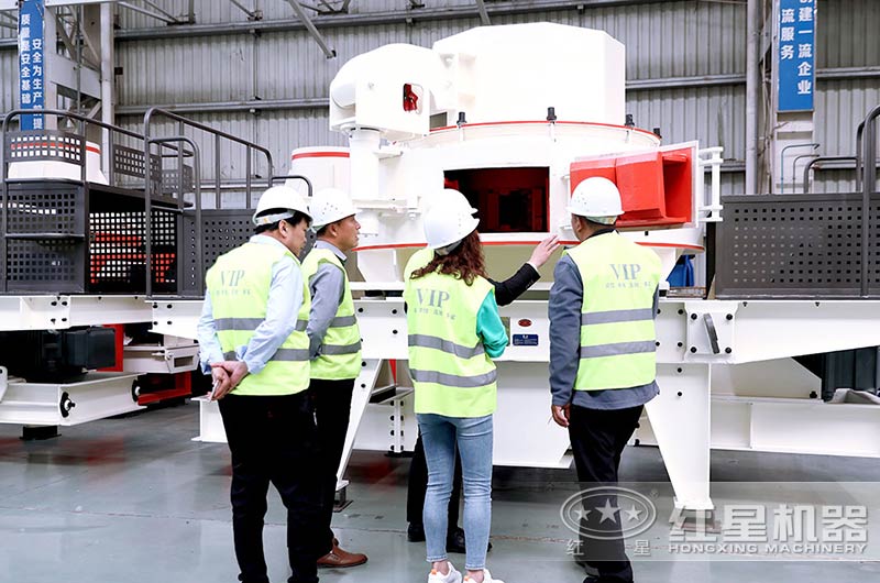用戶參觀紅星機器制砂設備車間