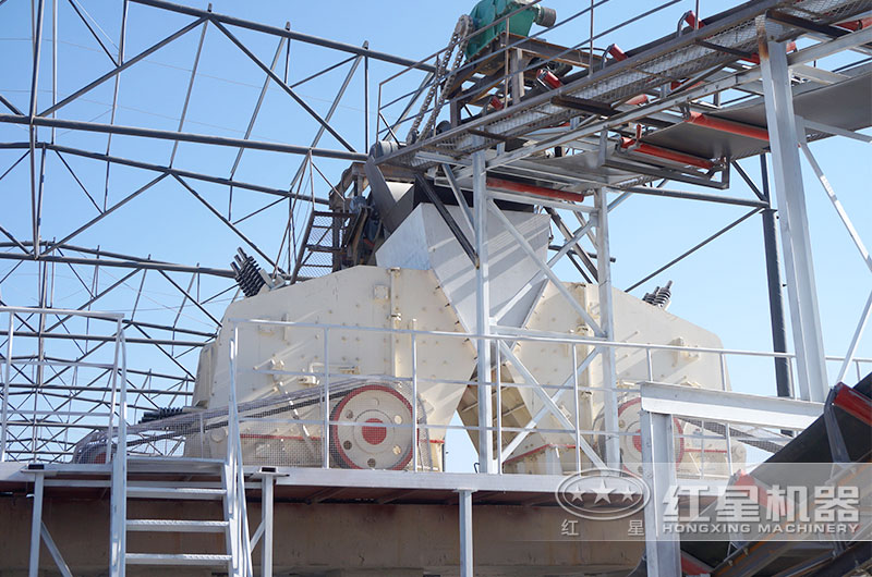 反擊式破碎機作業現場