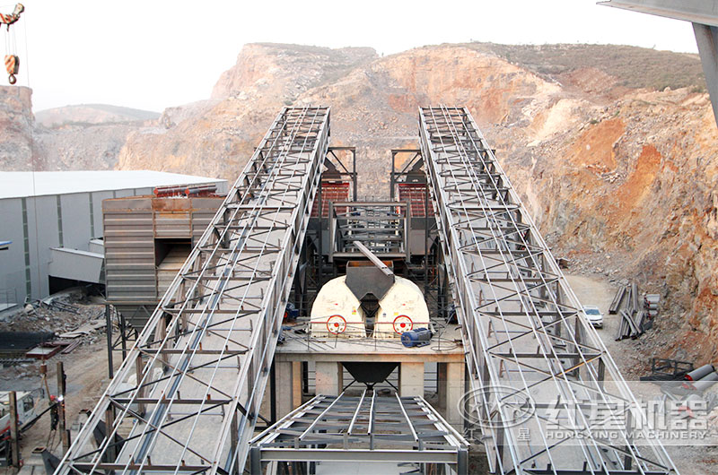 反擊式破碎機作業現場