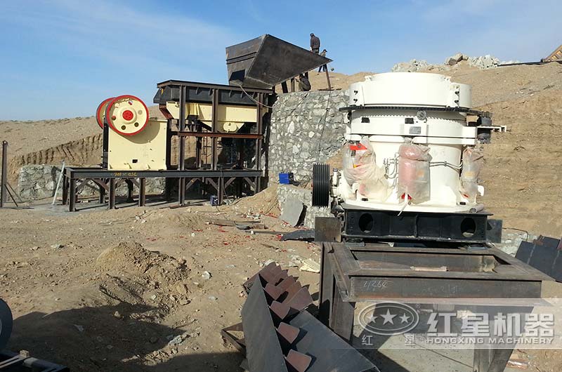 小型加工石頭的機器作業現場