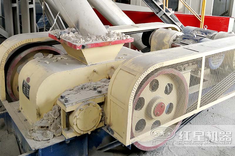 每小時30噸雙齒輥破碎機作業現場