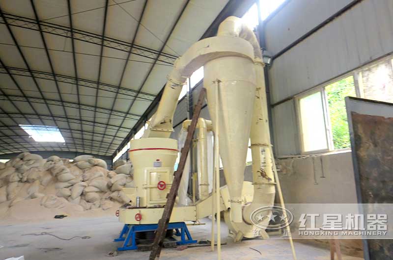 雷蒙磨粉機現場